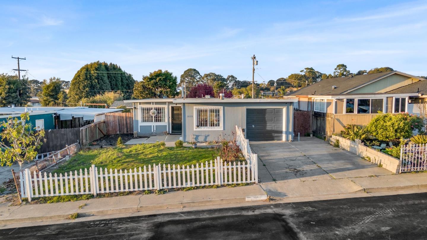 3121 Benjamin DR