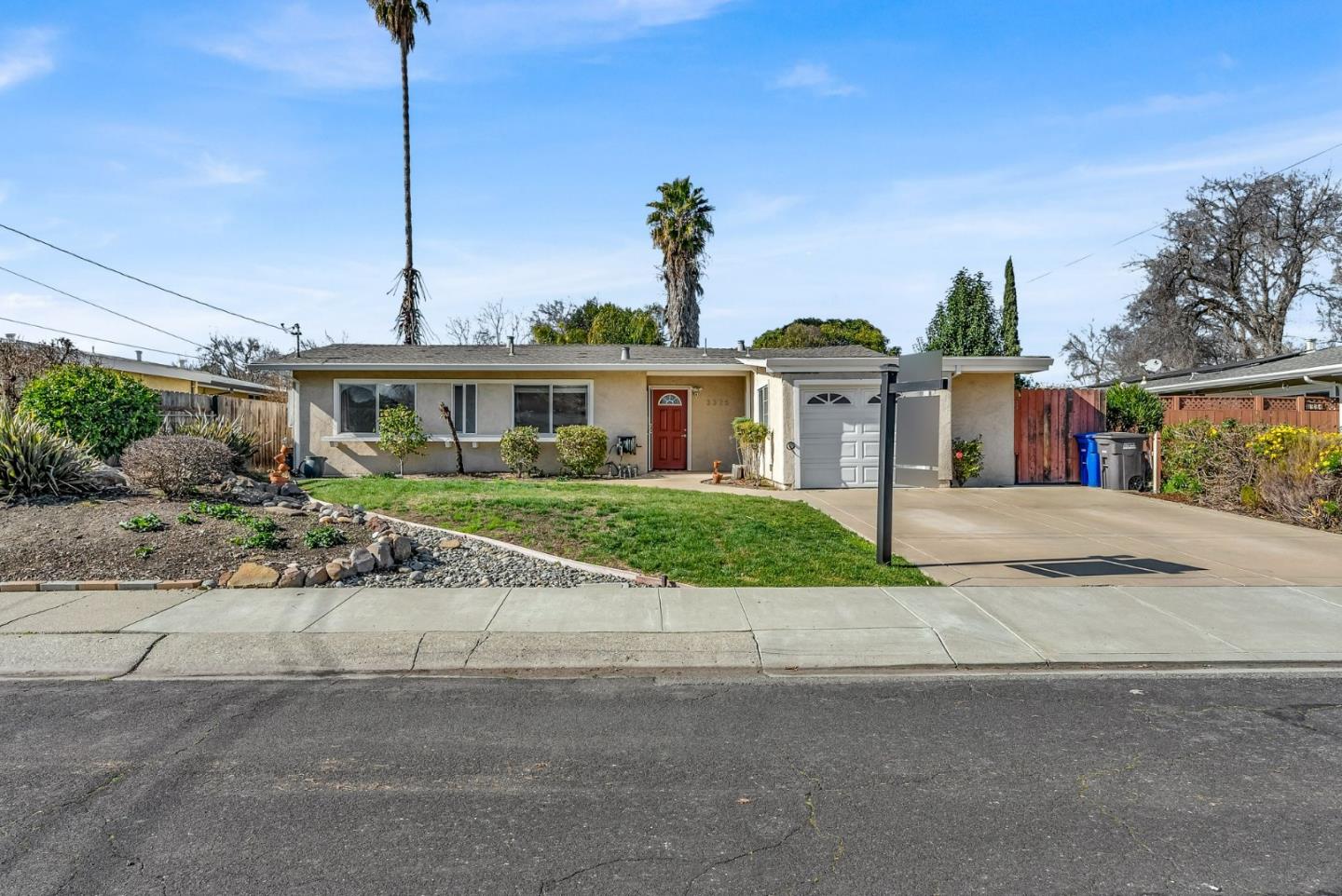 3325 Woodhaven LN