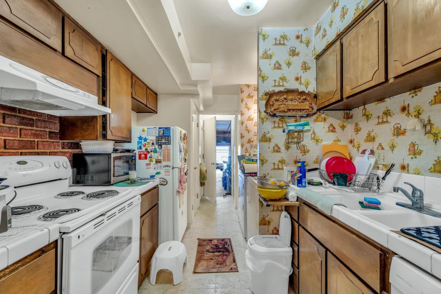 3777 Fairfax WAY