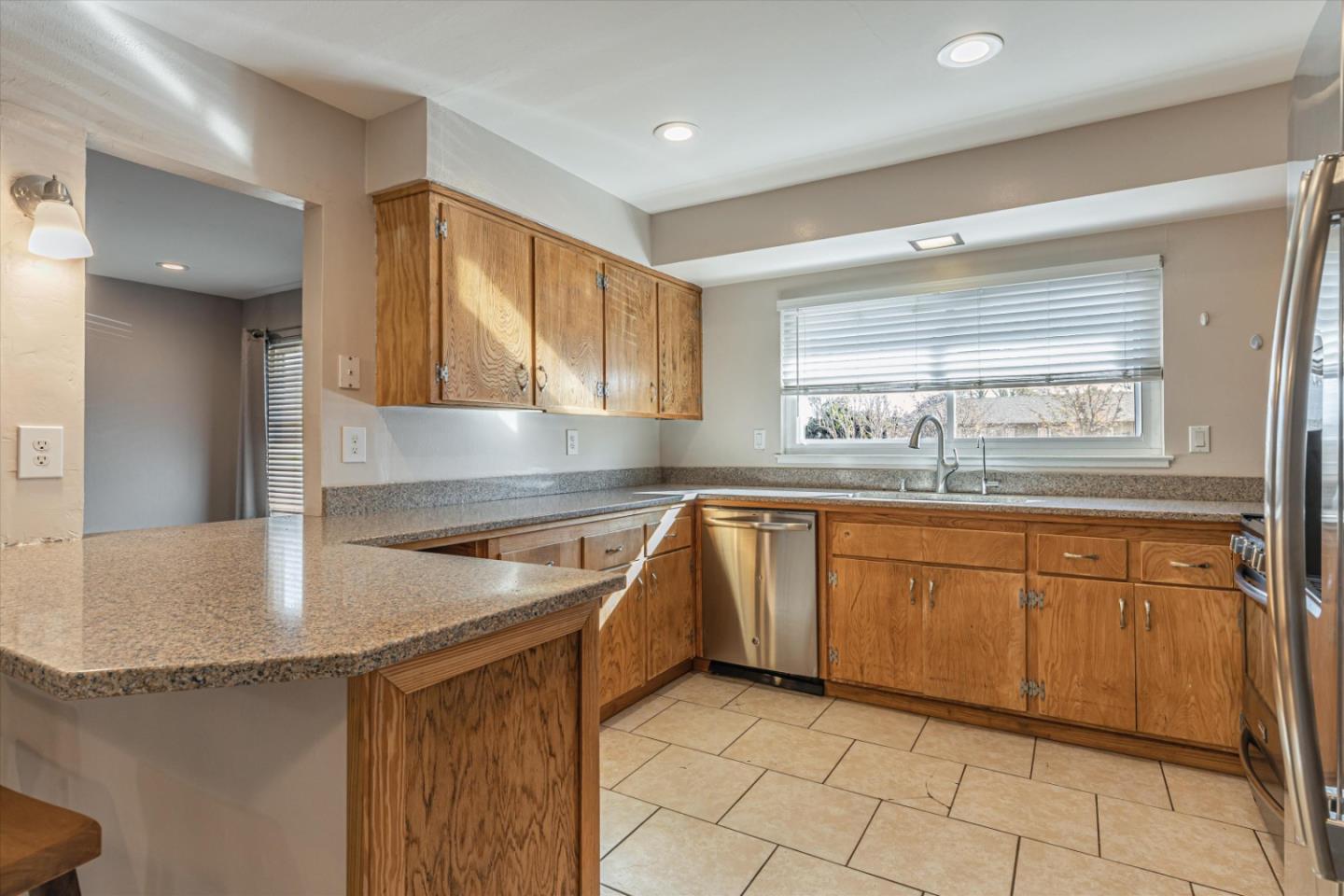 519 Lindley DR