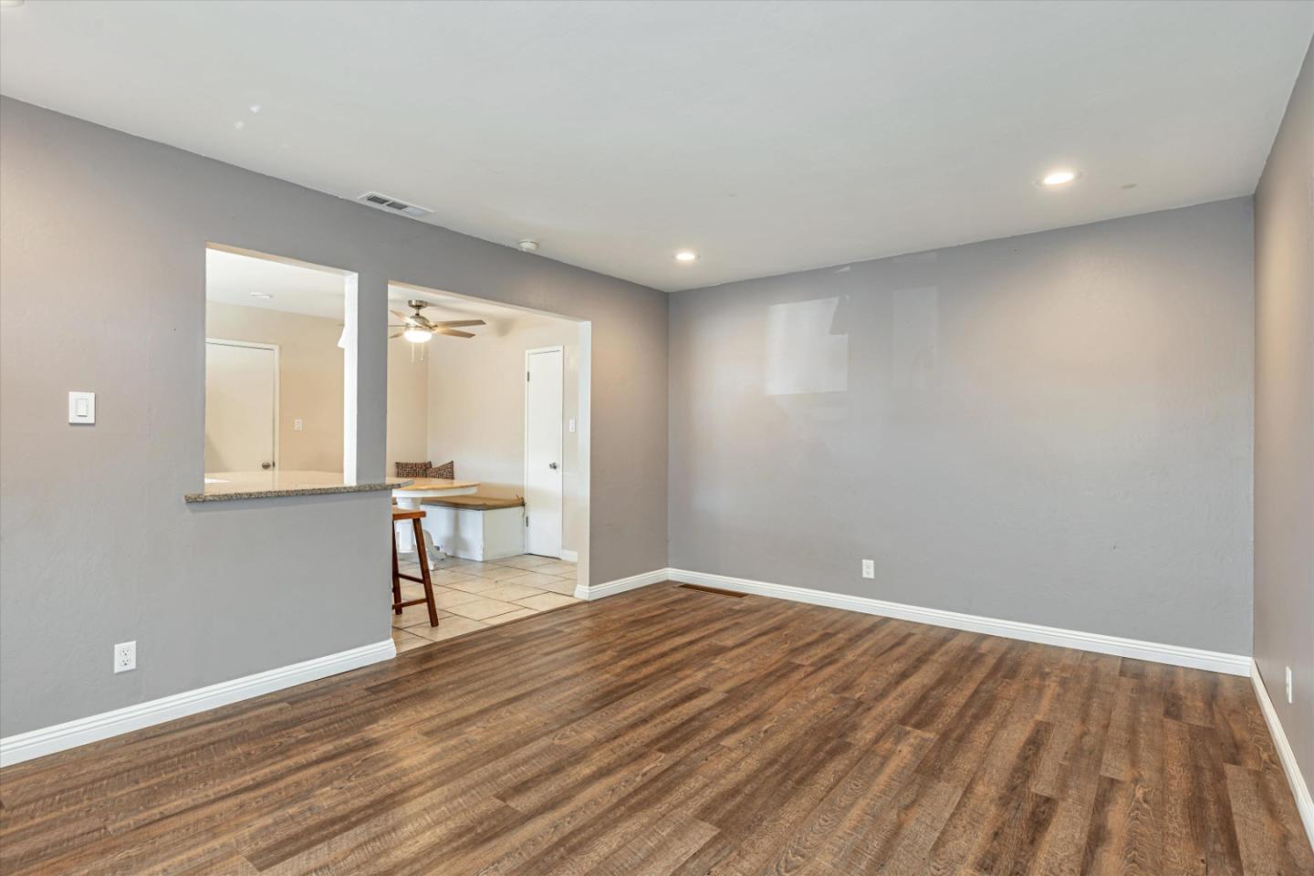 519 Lindley DR