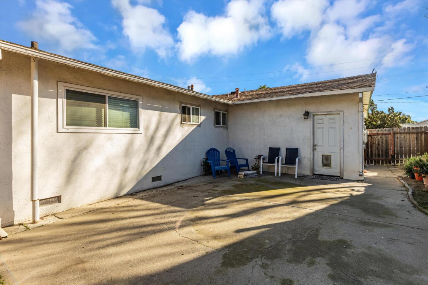 519 Lindley DR