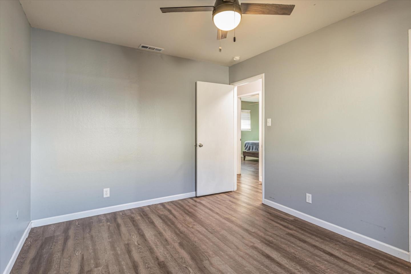 519 Lindley DR
