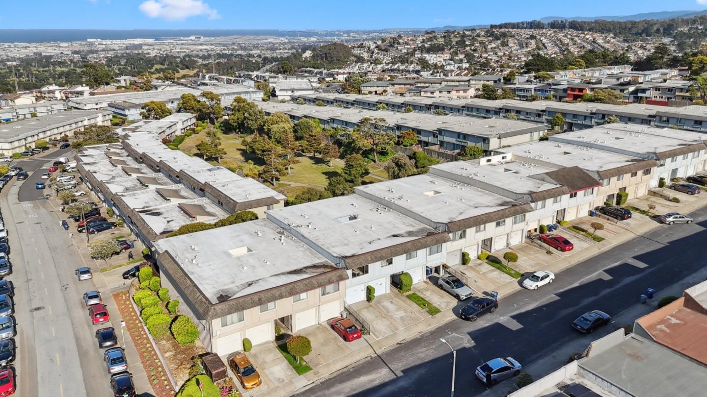 3860 Fairfax WAY