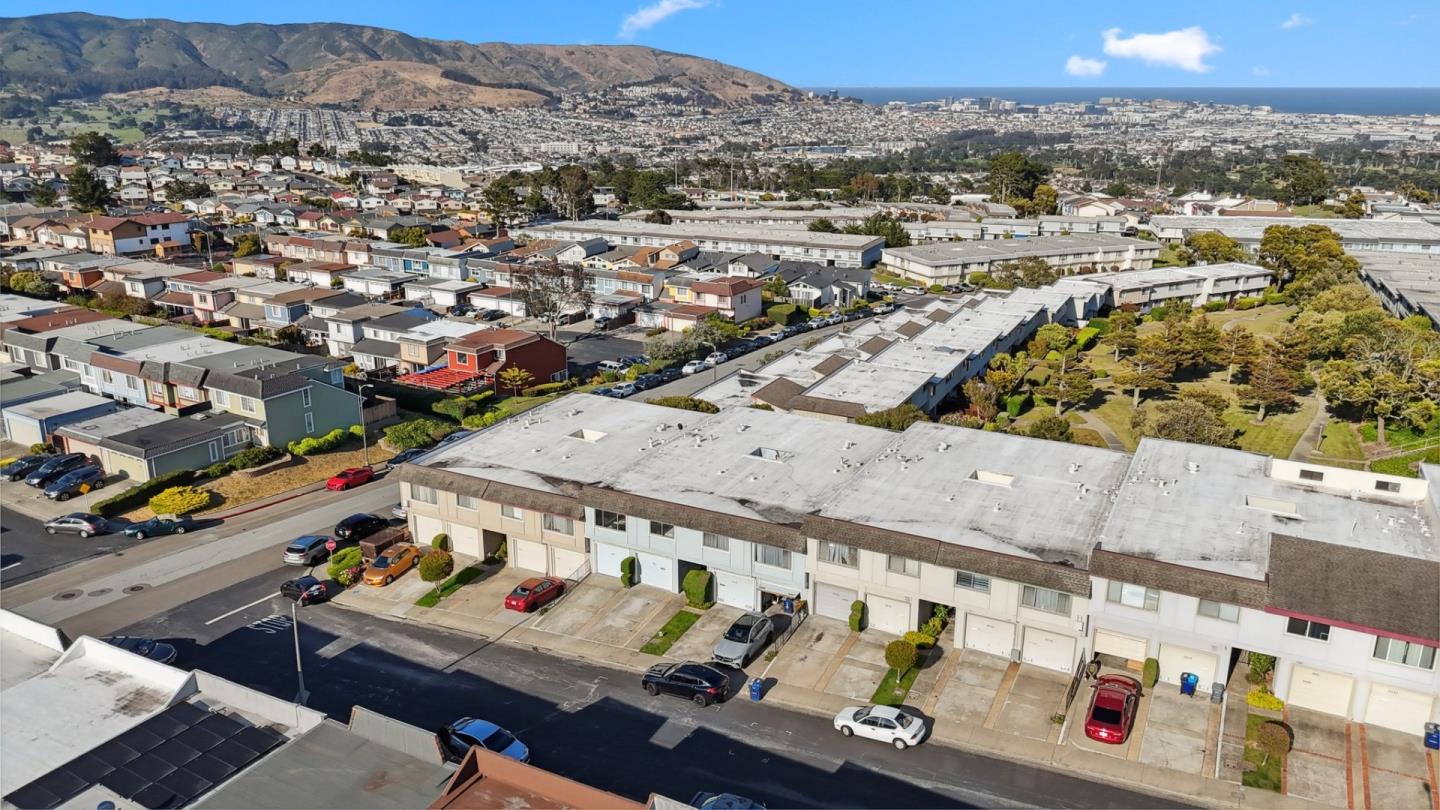 3860 Fairfax WAY