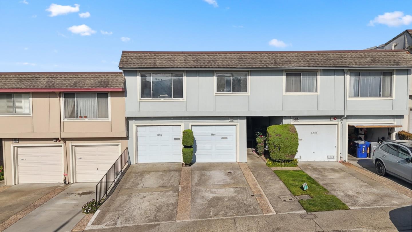 3860 Fairfax WAY