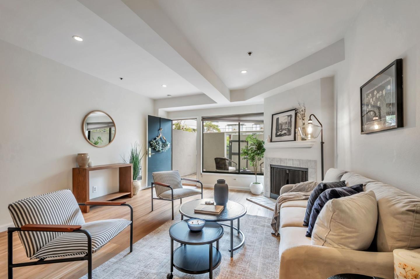 601 Van Ness AVE 26