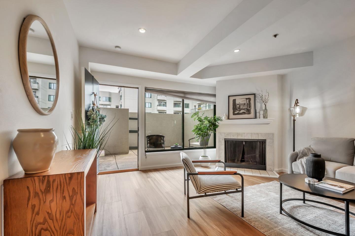 601 Van Ness AVE 26