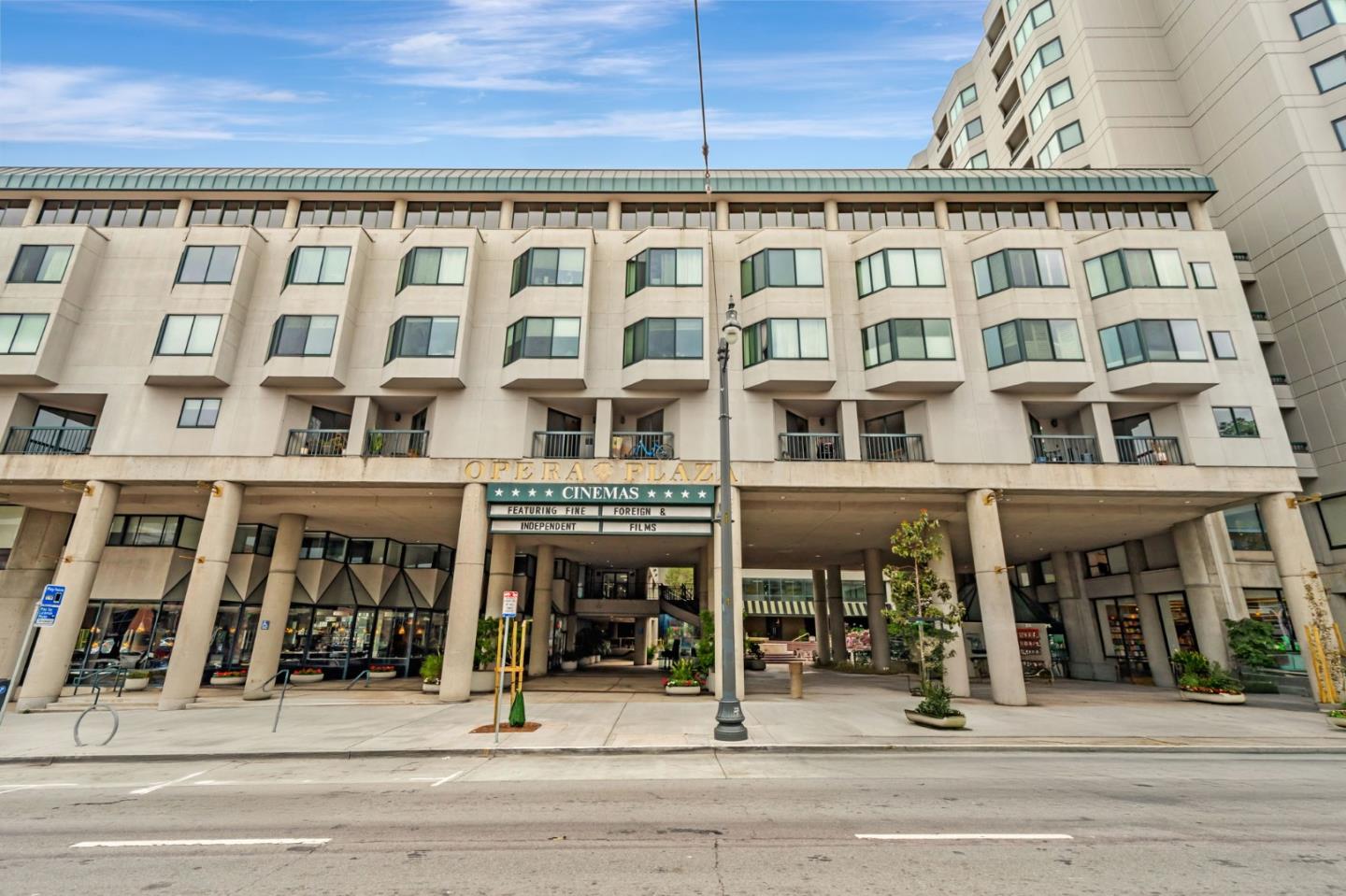 601 Van Ness AVE 26