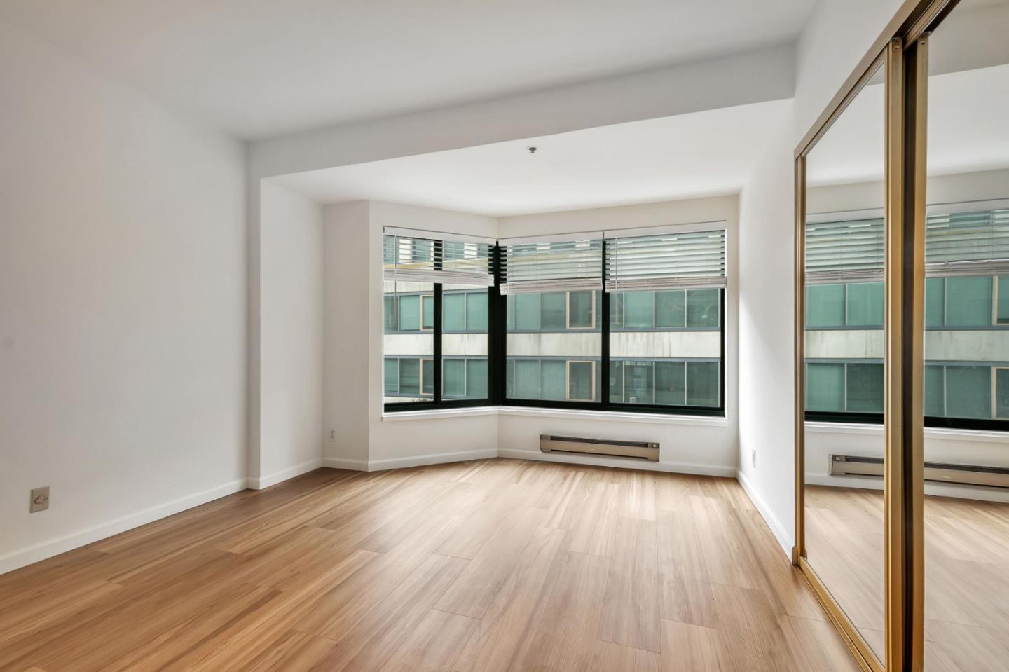 601 Van Ness AVE 26