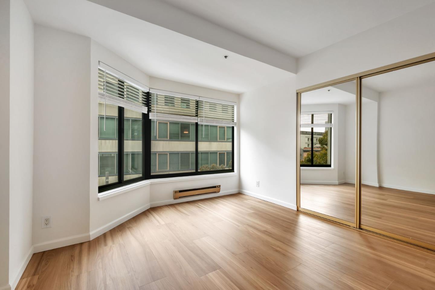601 Van Ness AVE 26