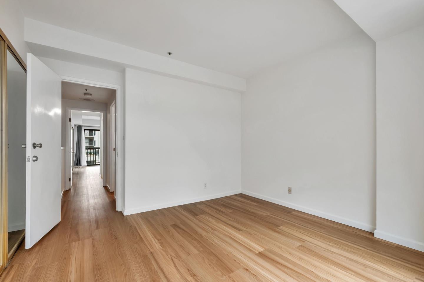 601 Van Ness AVE 26