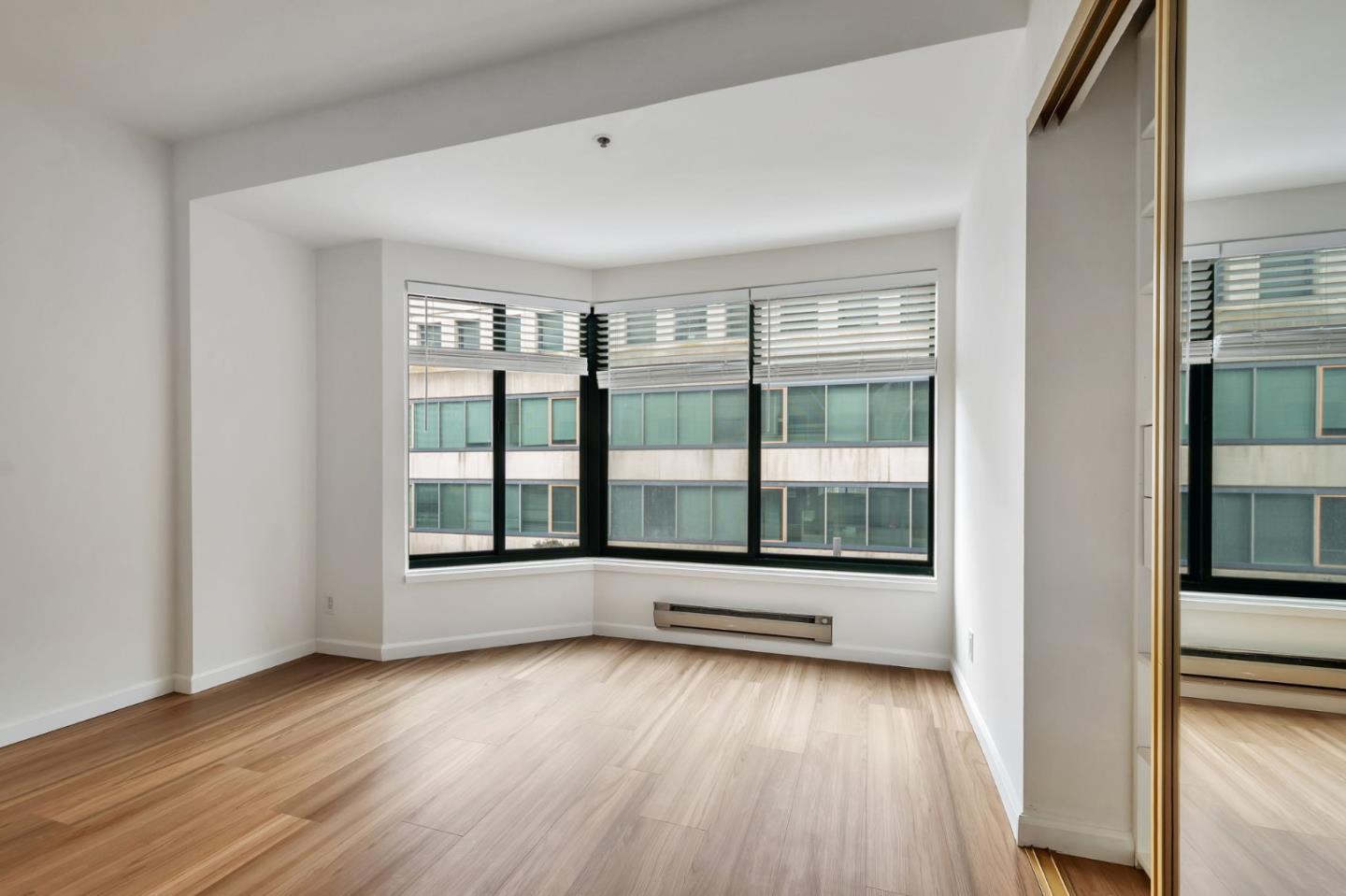 601 Van Ness AVE 26