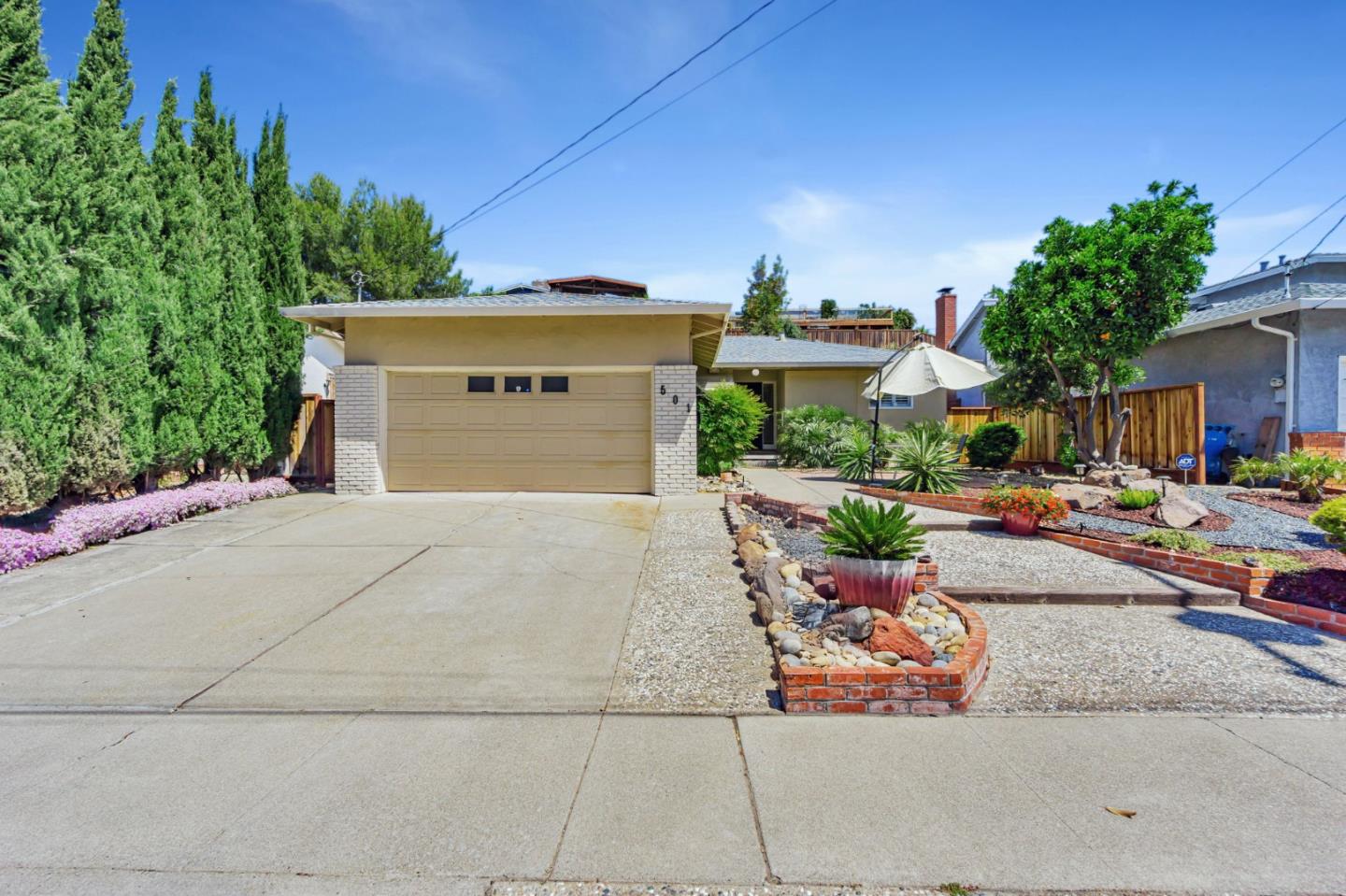501 Lindley DR
