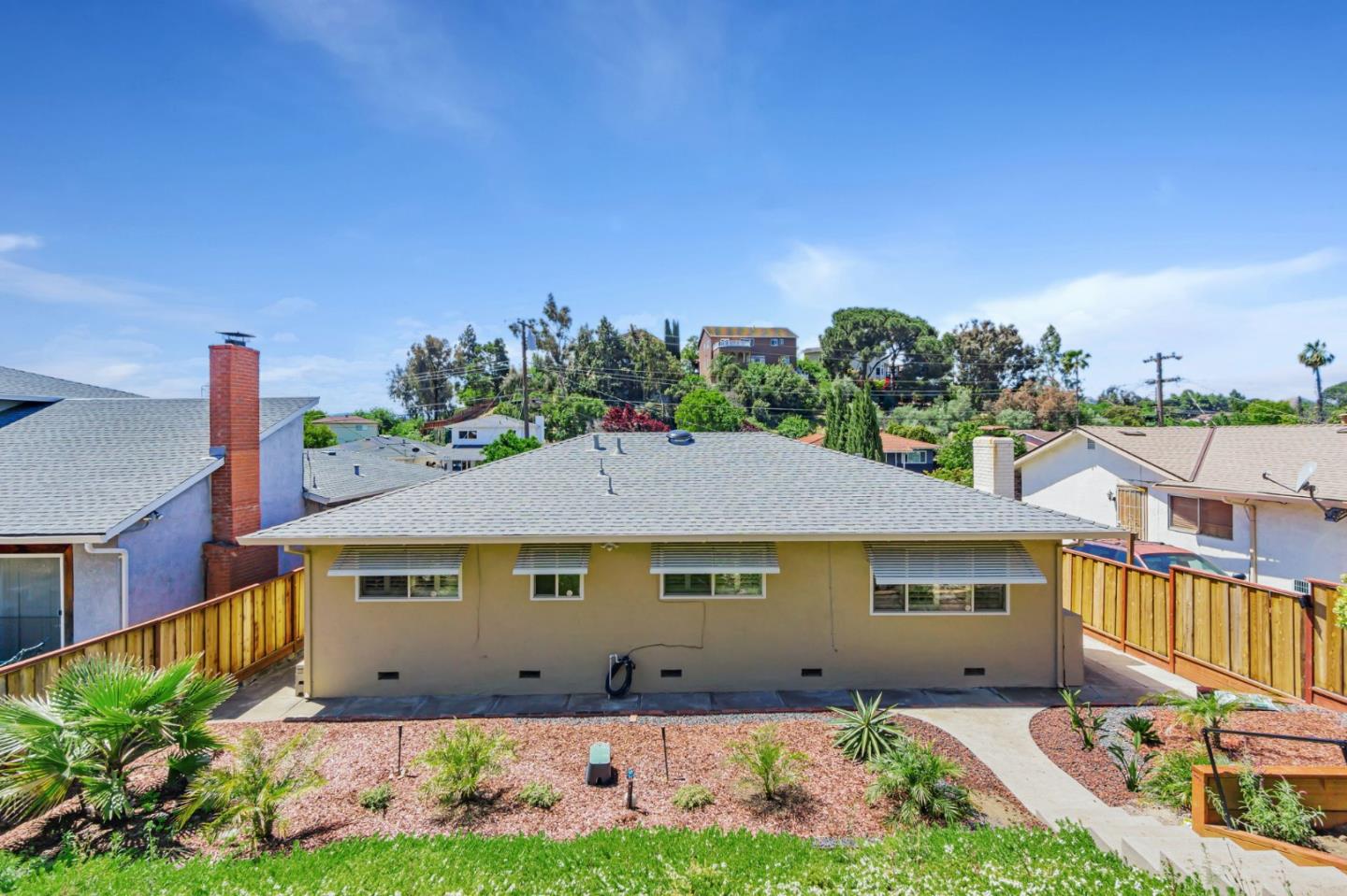 501 Lindley DR
