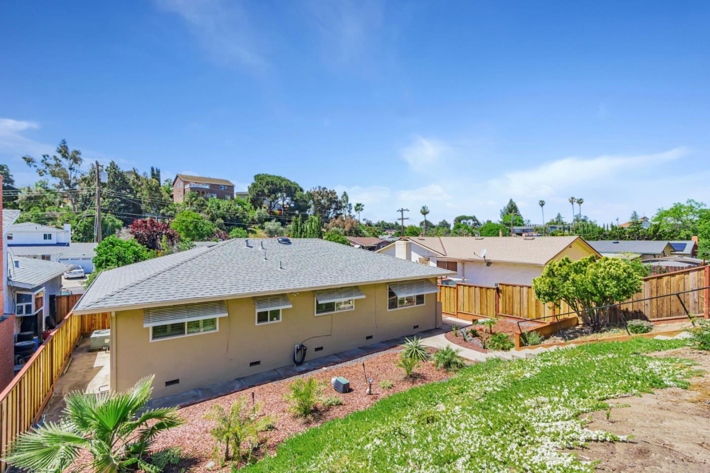 501 Lindley DR