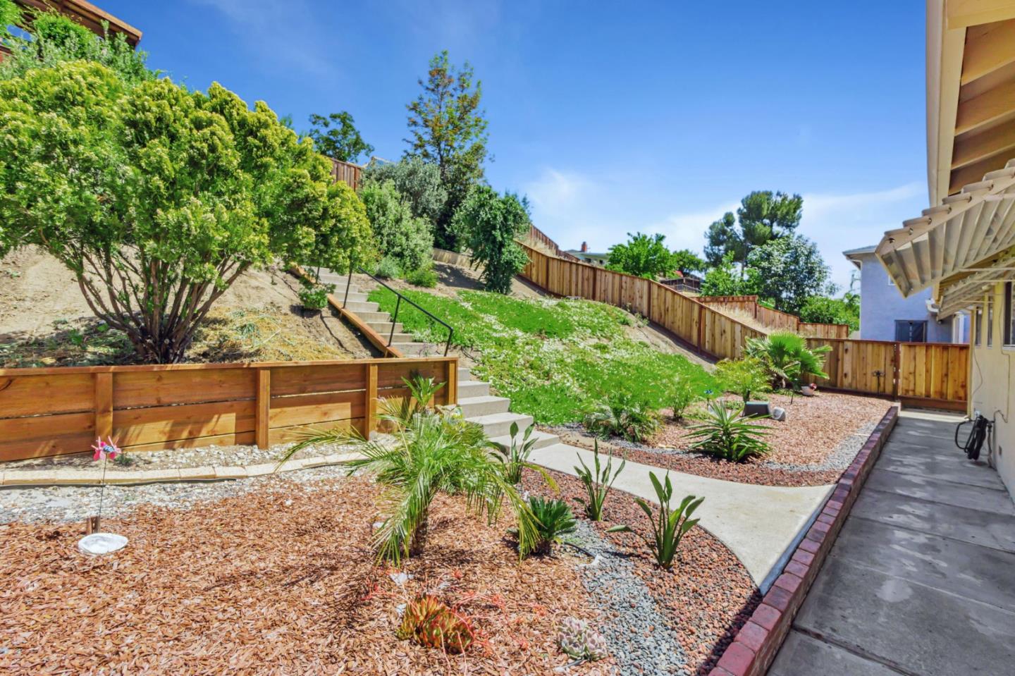 501 Lindley DR
