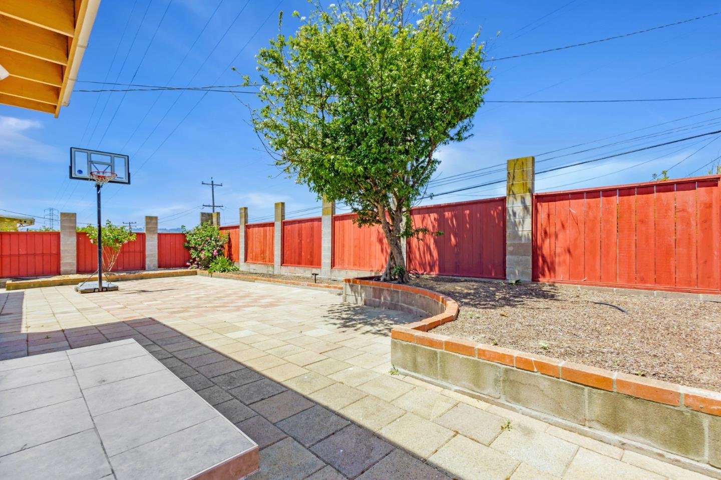 455 Gardenside AVE