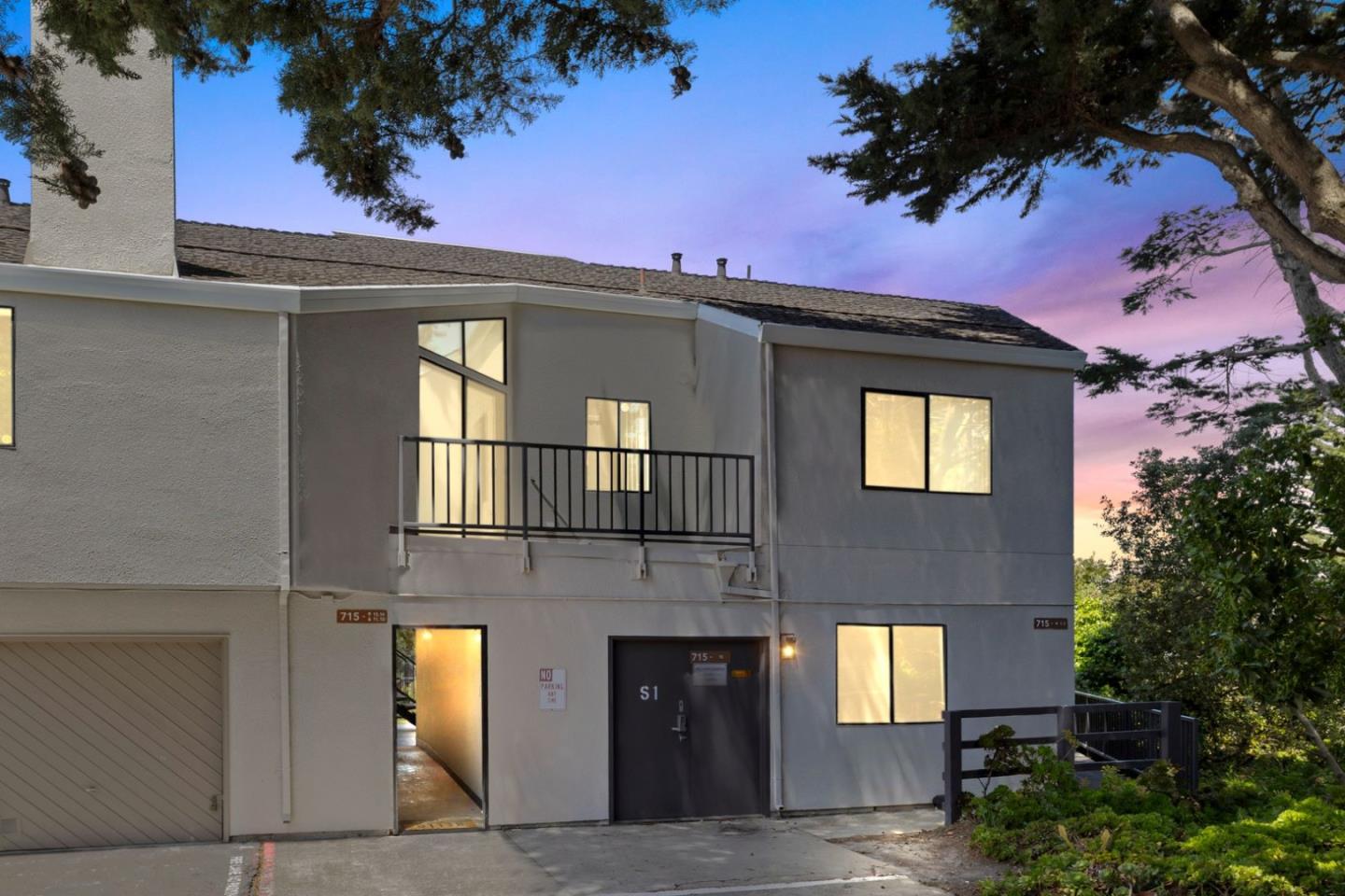 1 Appian Way 715-11