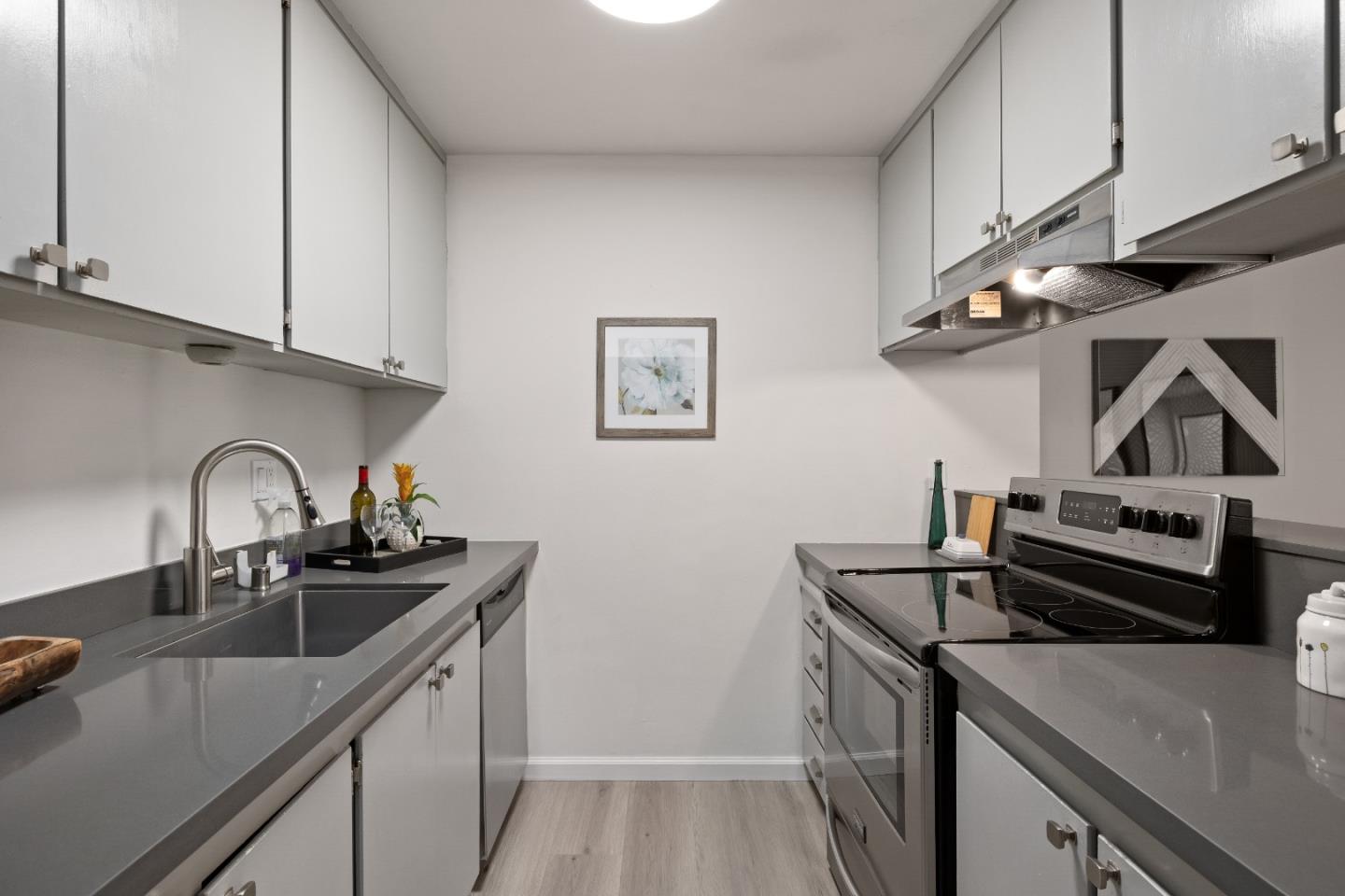 1 Appian Way 715-11