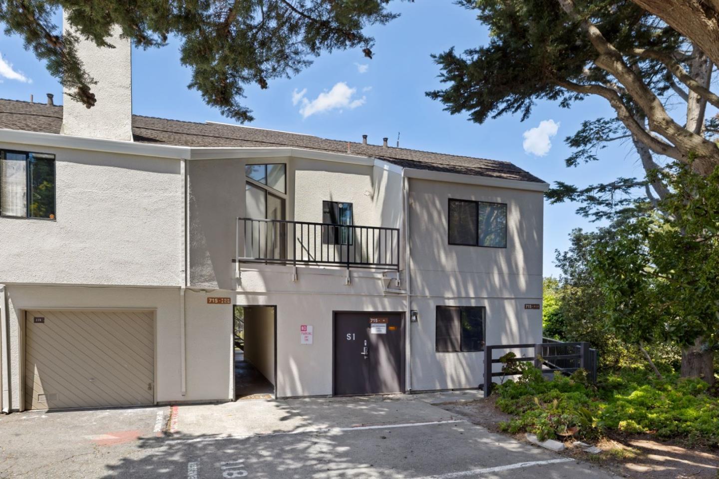 1 Appian Way 715-11