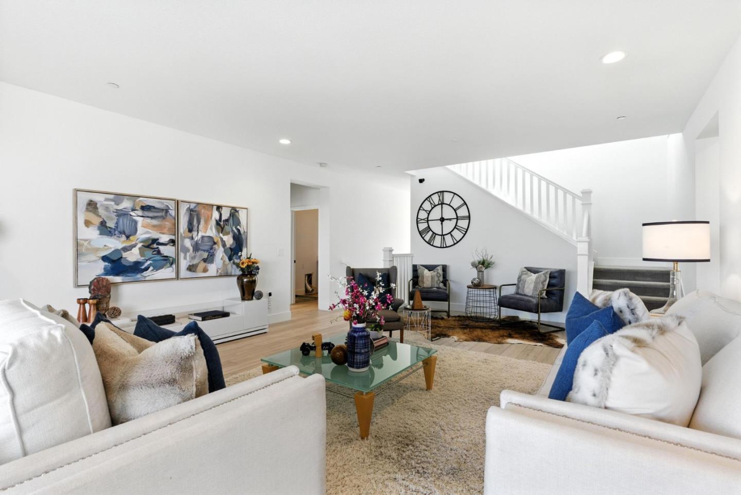 467 Halcyon Place