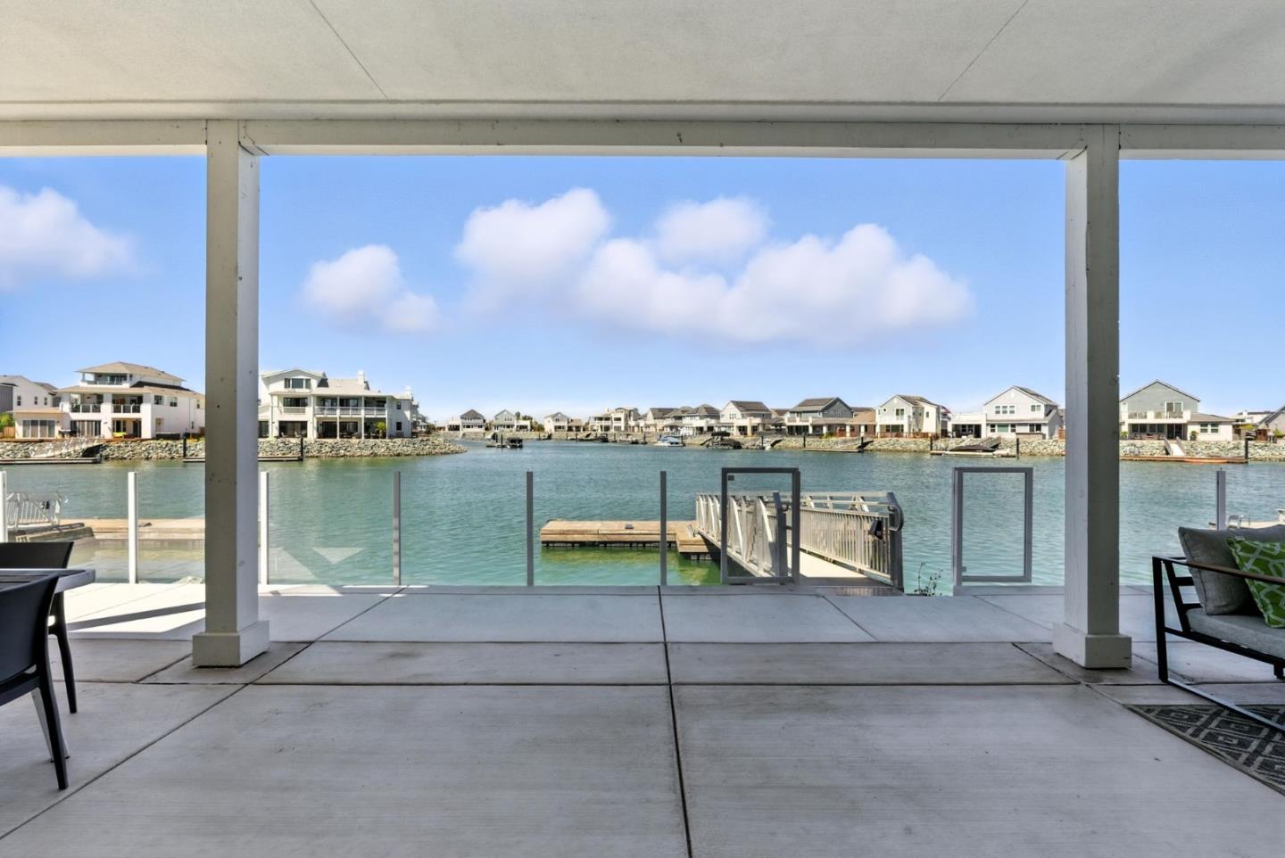 467 Halcyon Place