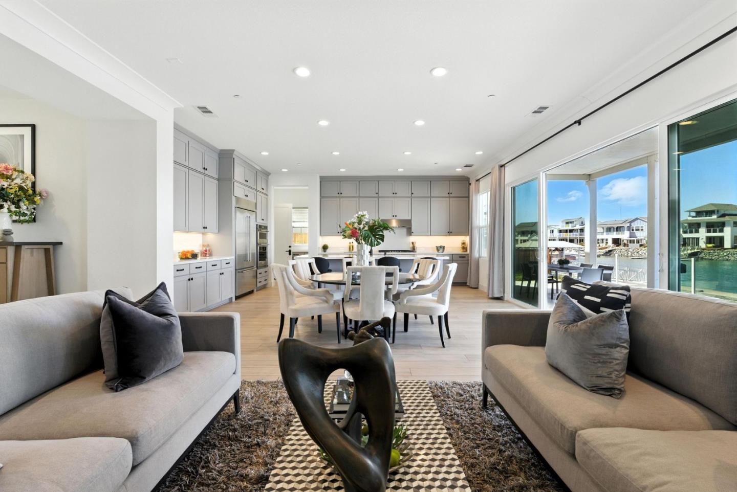 467 Halcyon Place