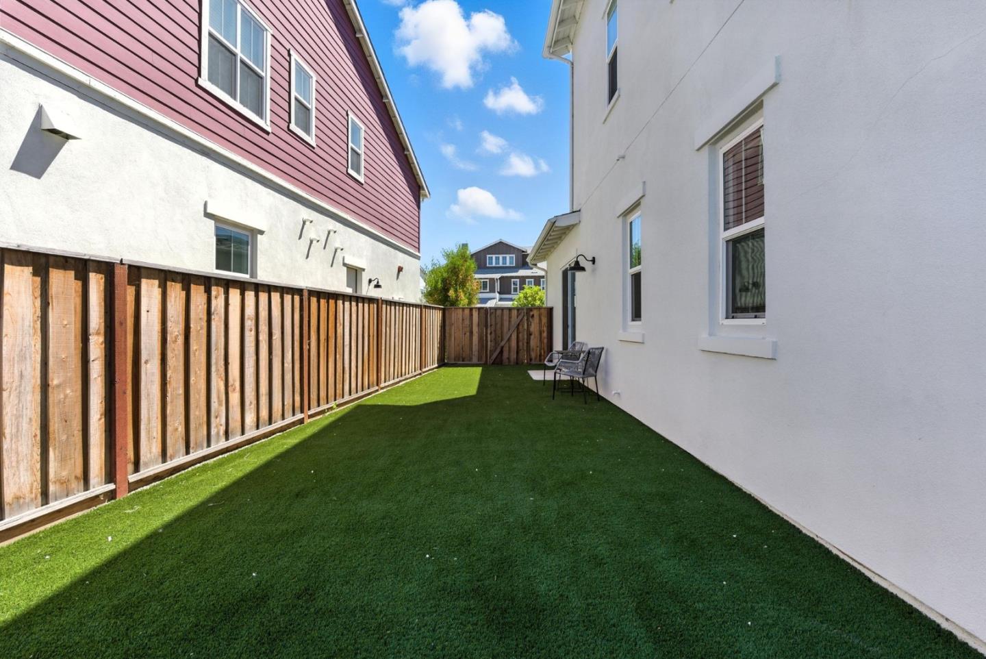 467 Halcyon Place
