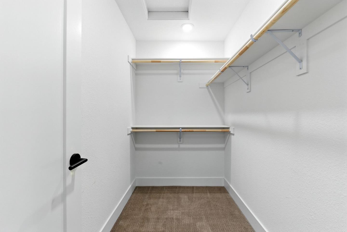 467 Halcyon Place