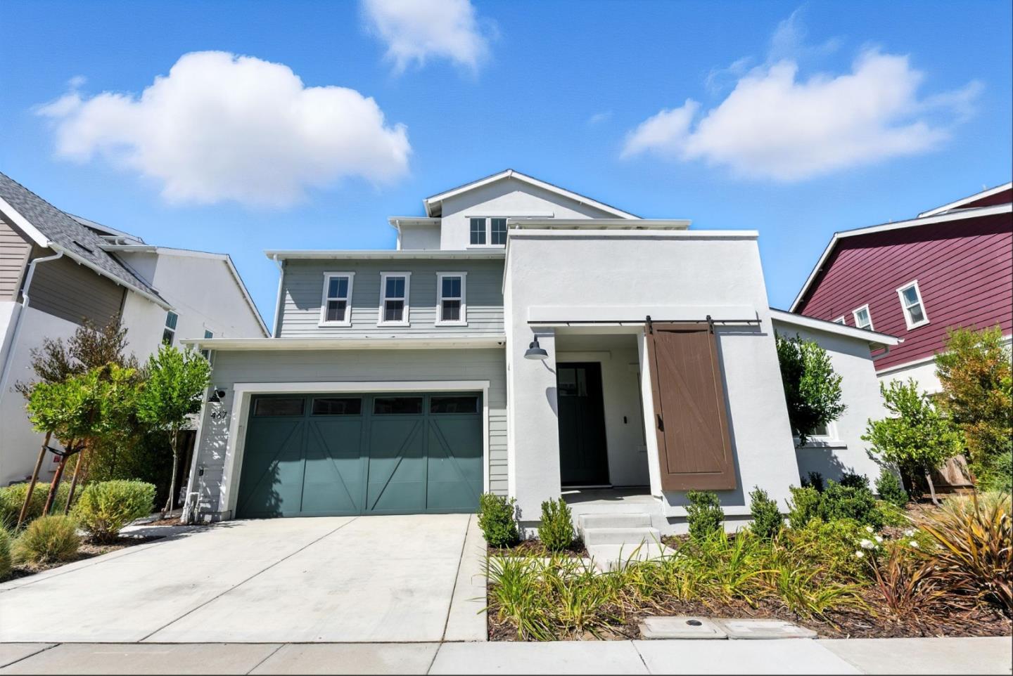 467 Halcyon Place
