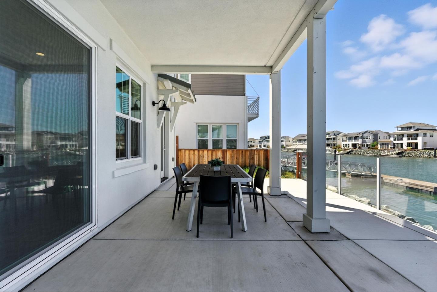 467 Halcyon Place