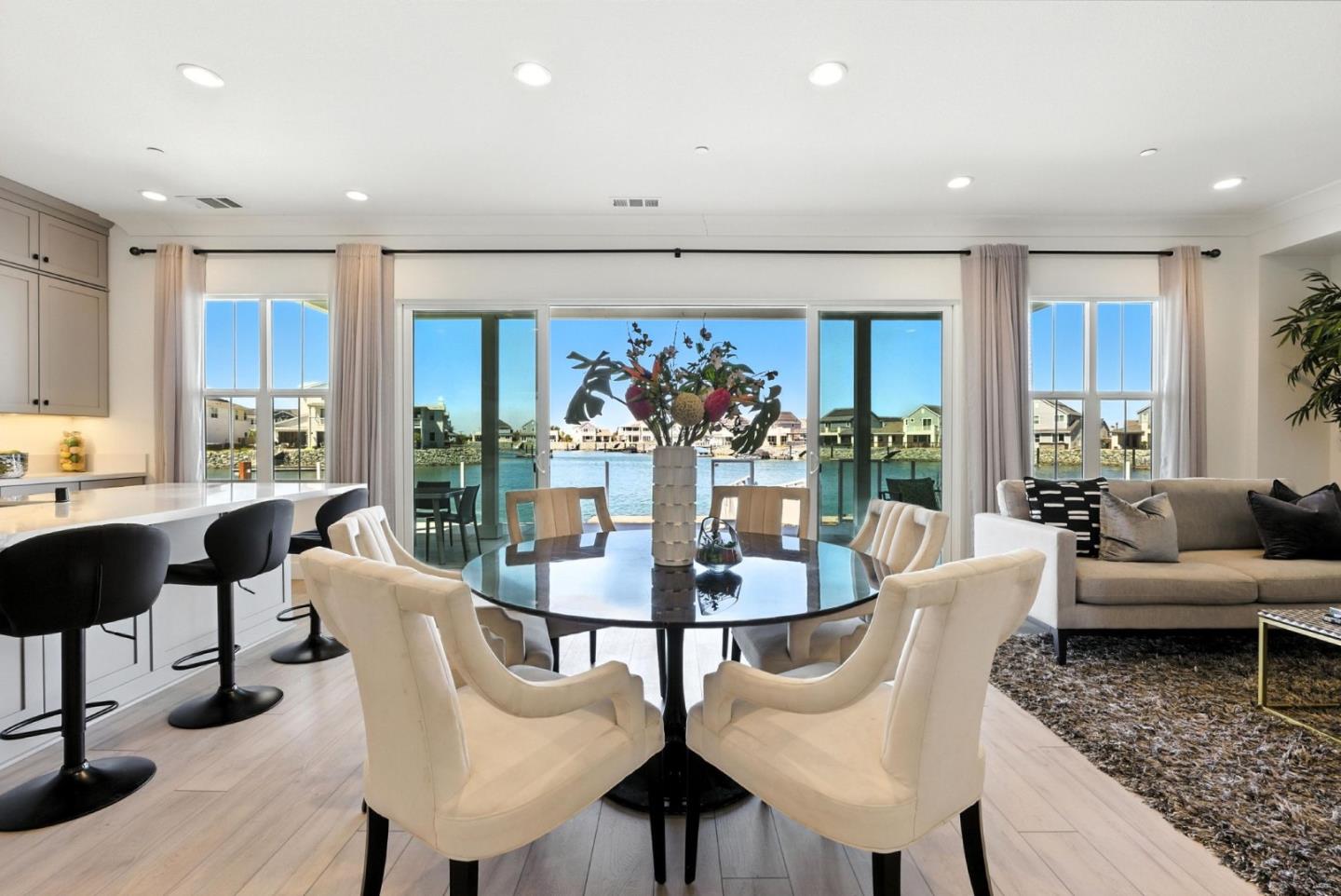 467 Halcyon Place