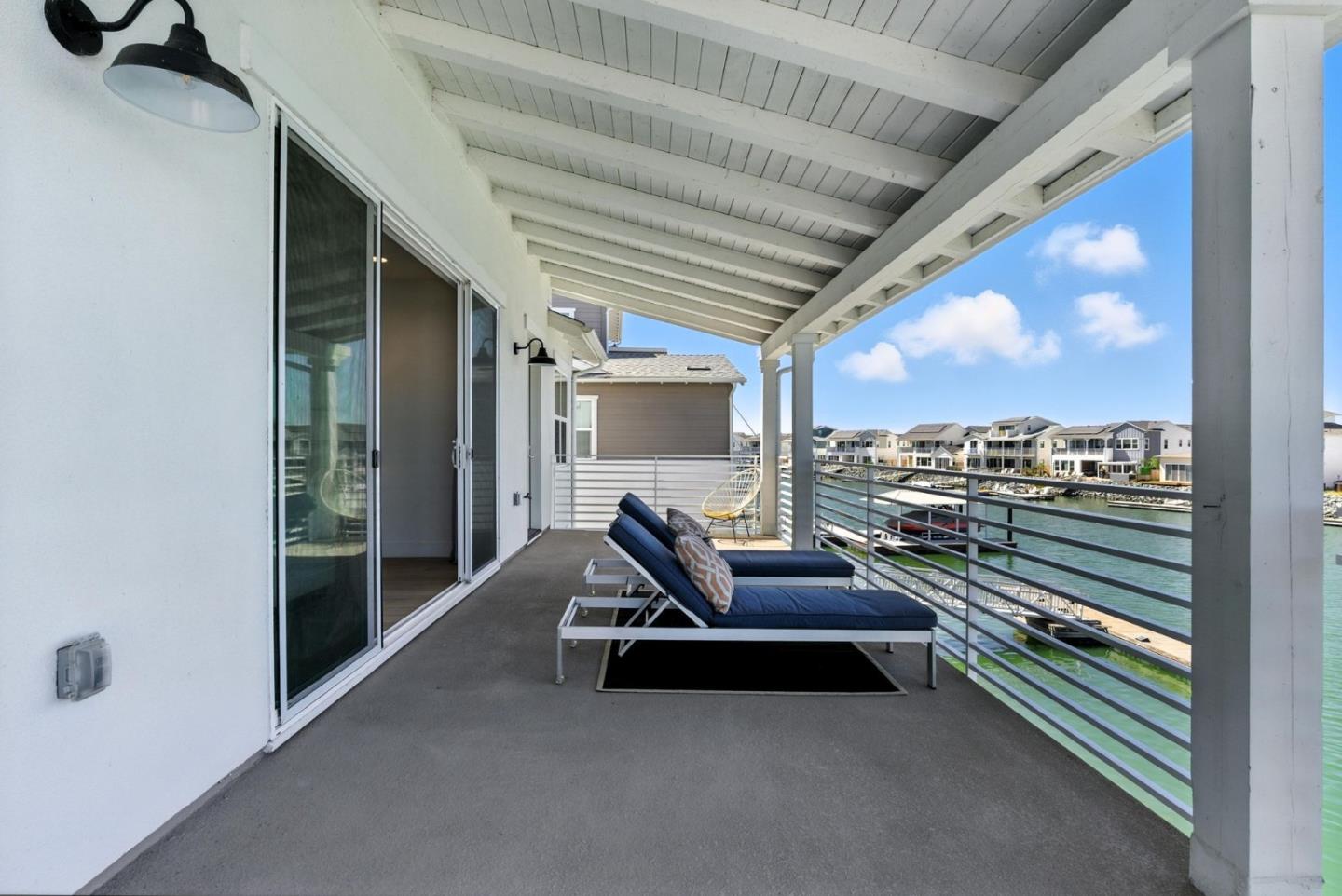 467 Halcyon Place