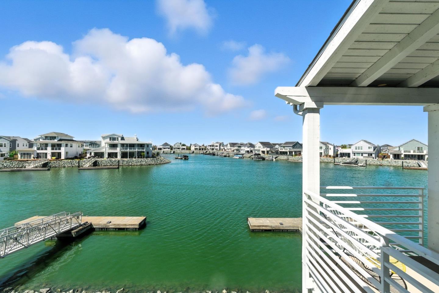467 Halcyon Place