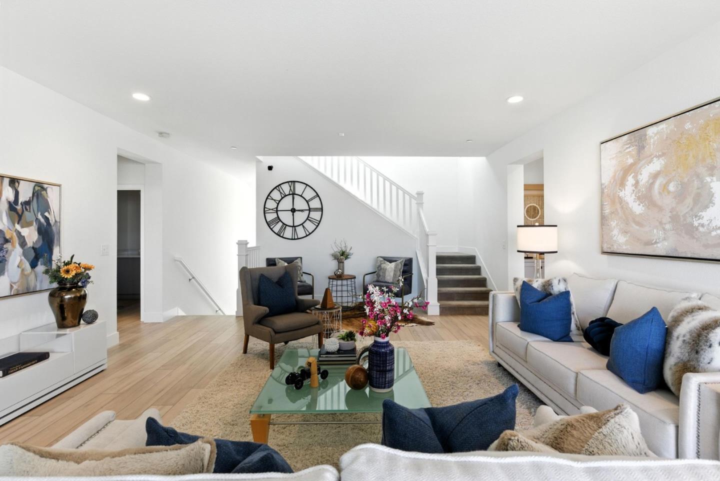 467 Halcyon Place