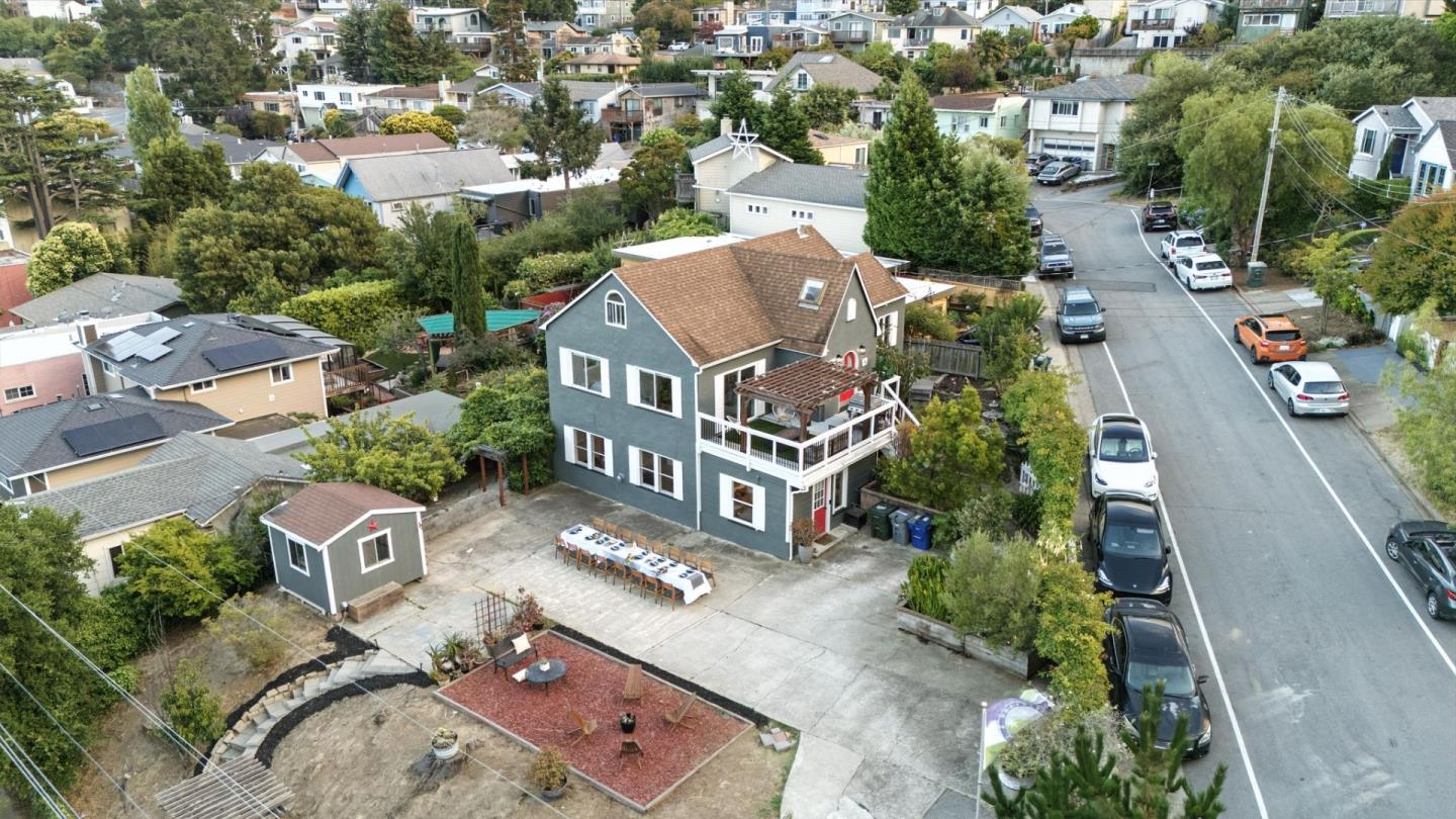 35 Mono Street