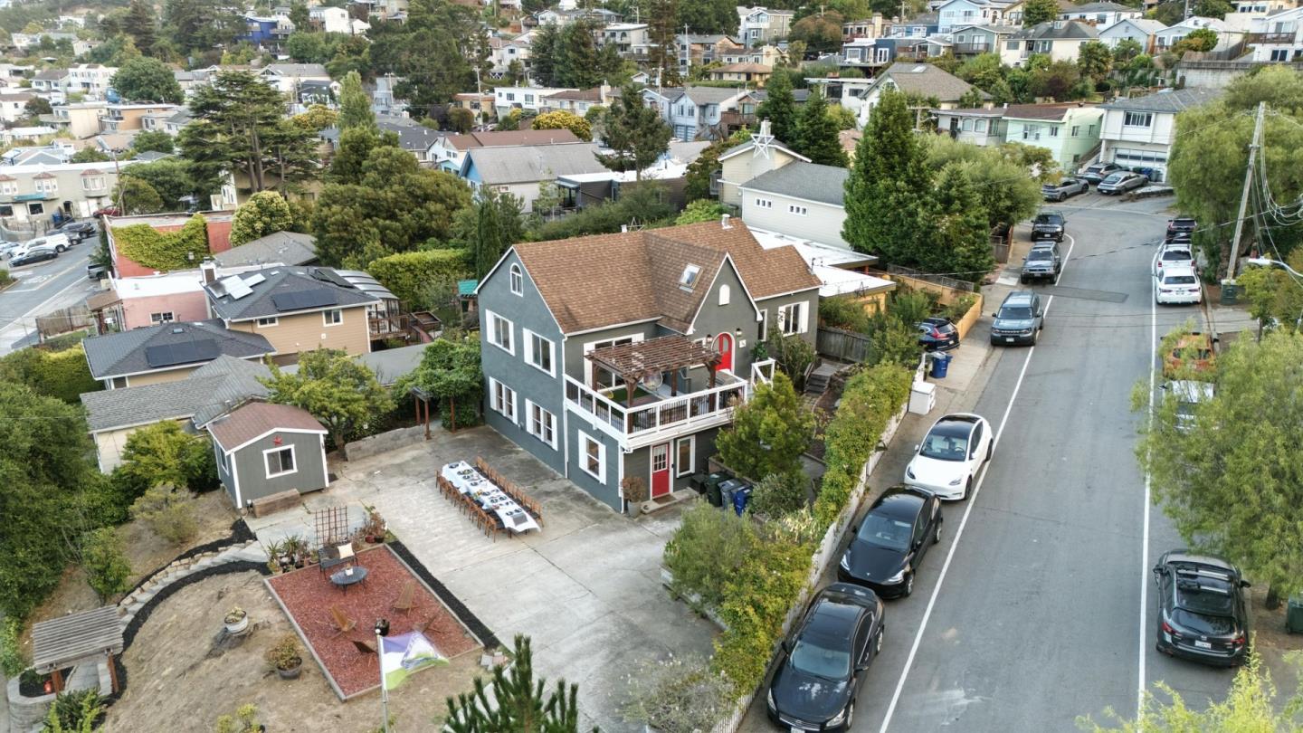 35 Mono Street