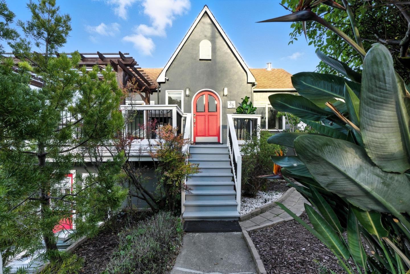35 Mono Street