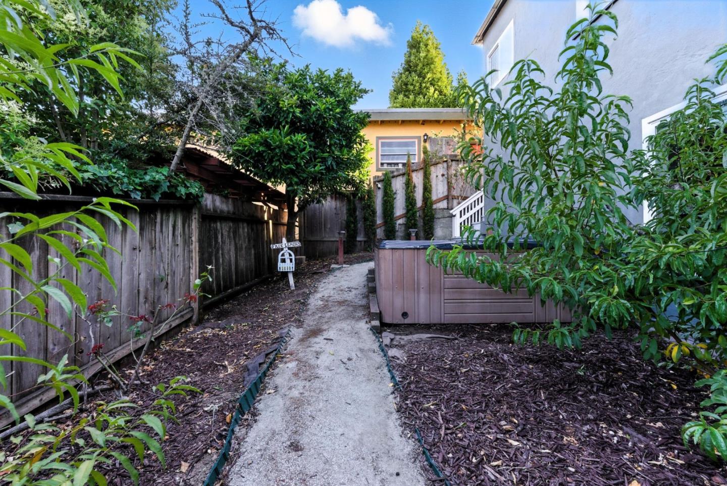 35 Mono Street