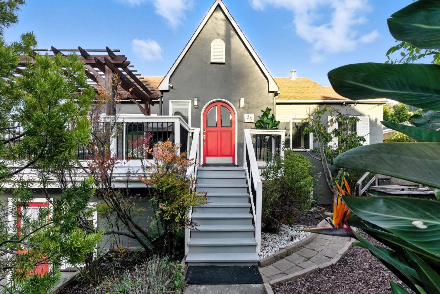 35 Mono Street