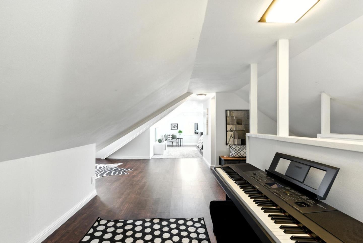35 Mono Street