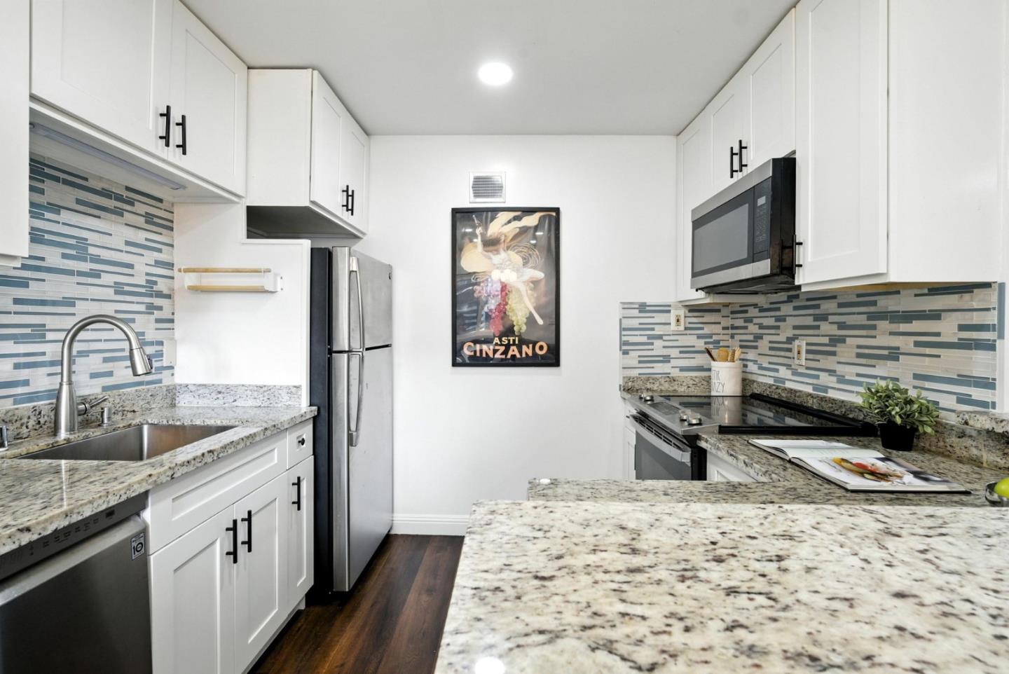 3015 Los Prados Street 114