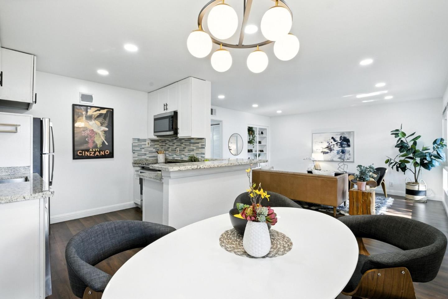 3015 Los Prados Street 114