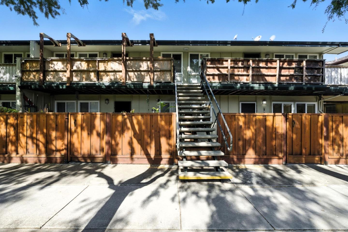 3015 Los Prados Street 114