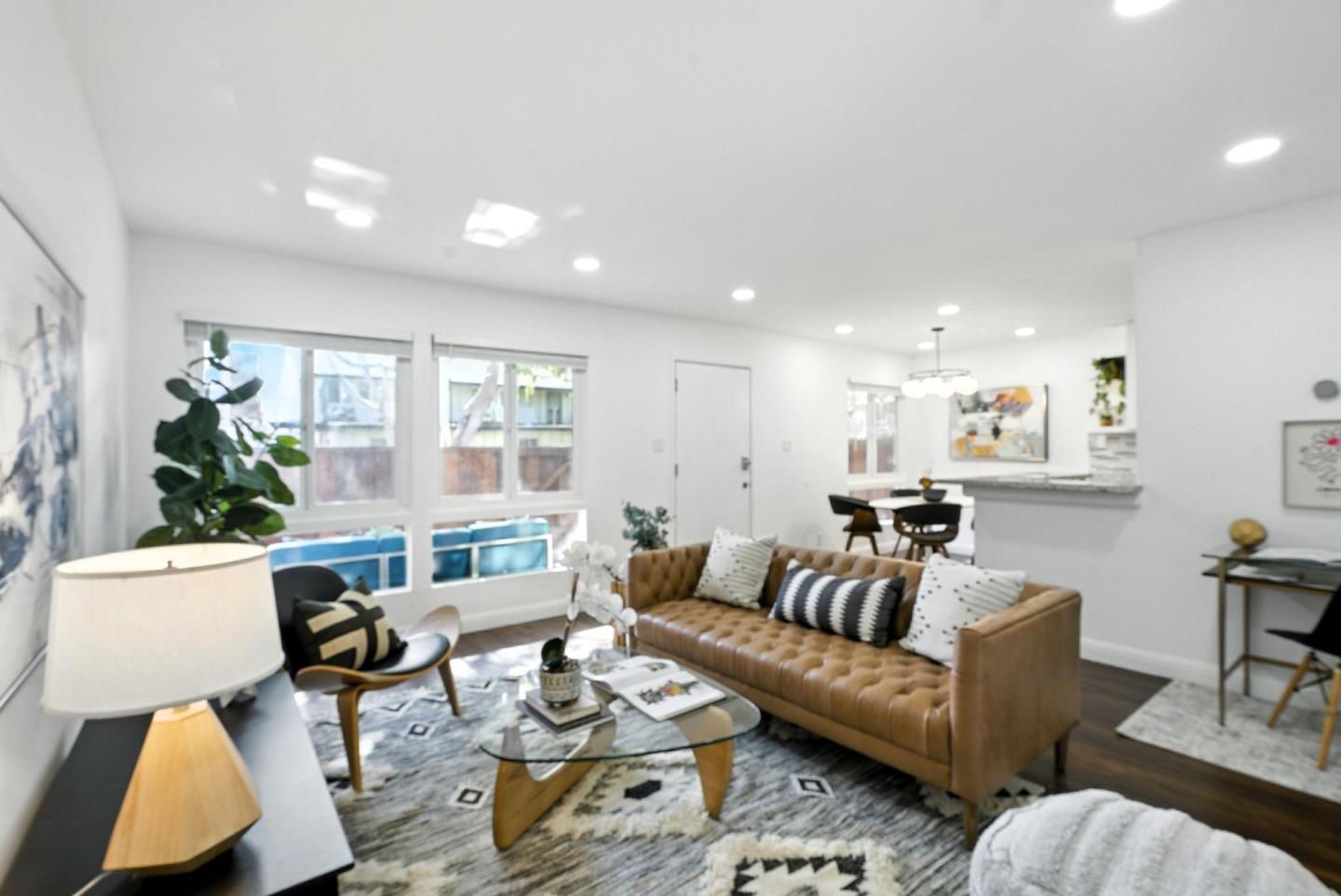 3015 Los Prados Street 114