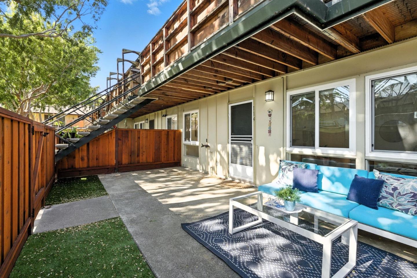 3015 Los Prados Street 114