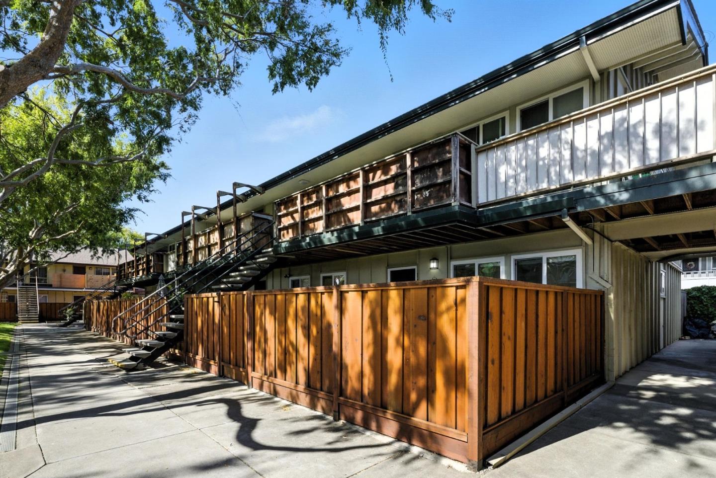 3015 Los Prados Street 114