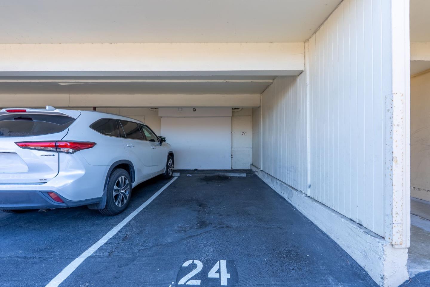 3015 Los Prados Street 114