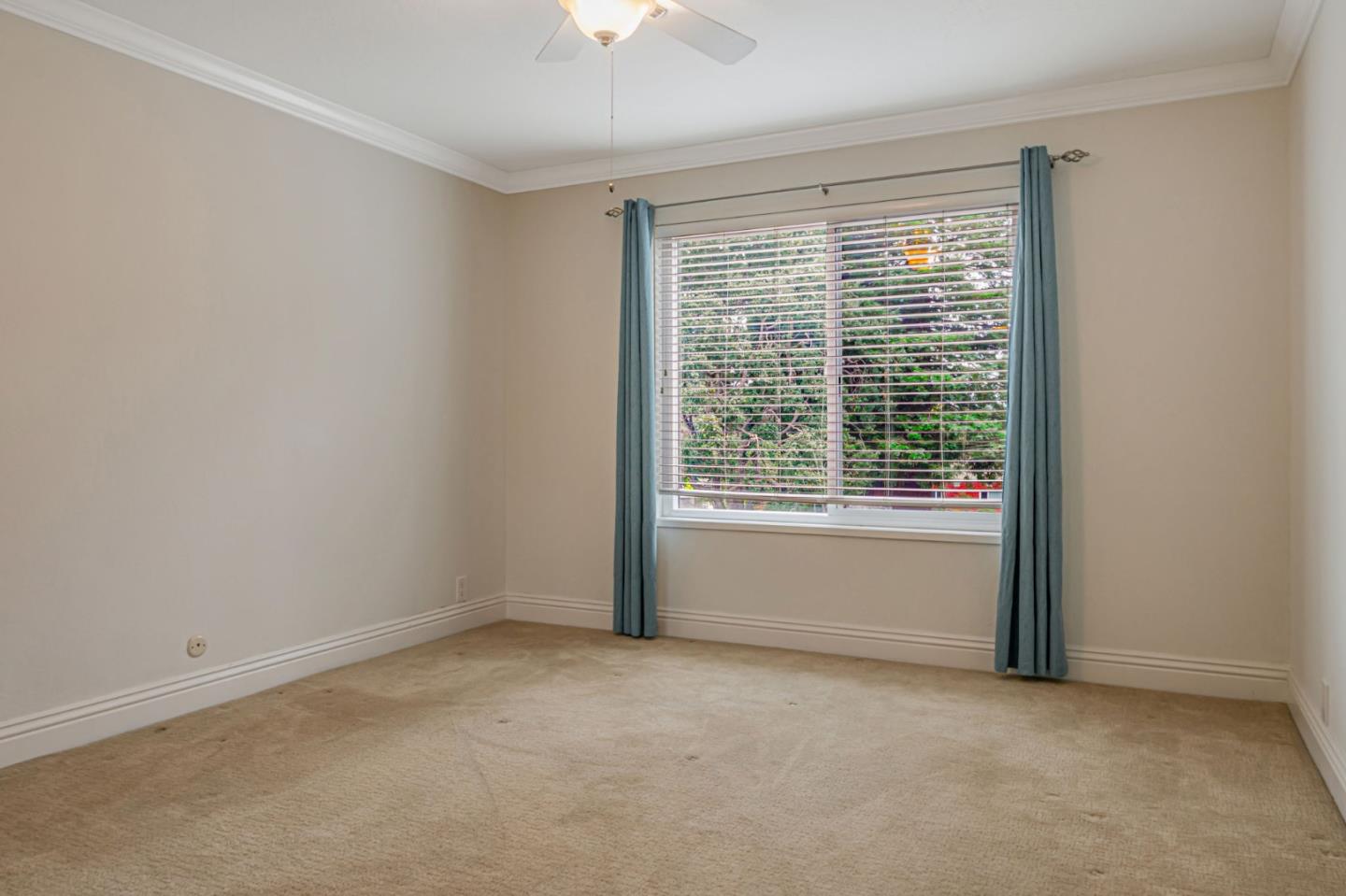 1458 Hudson Street 202